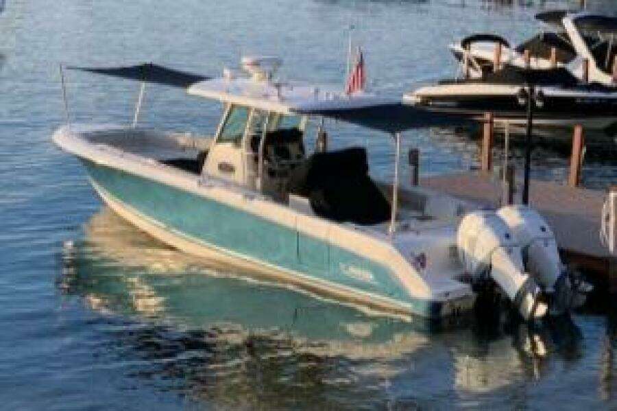 2018 Boston Whaler 
