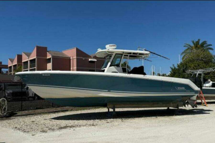 2018 Boston Whaler 