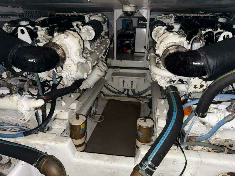 1998 Viking Motor Yacht