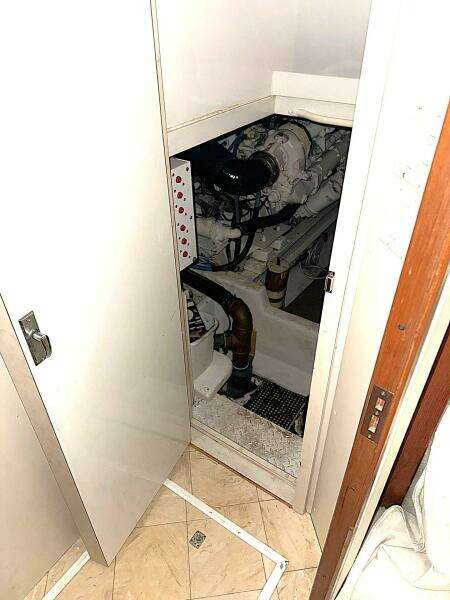 1998 Viking Motor Yacht