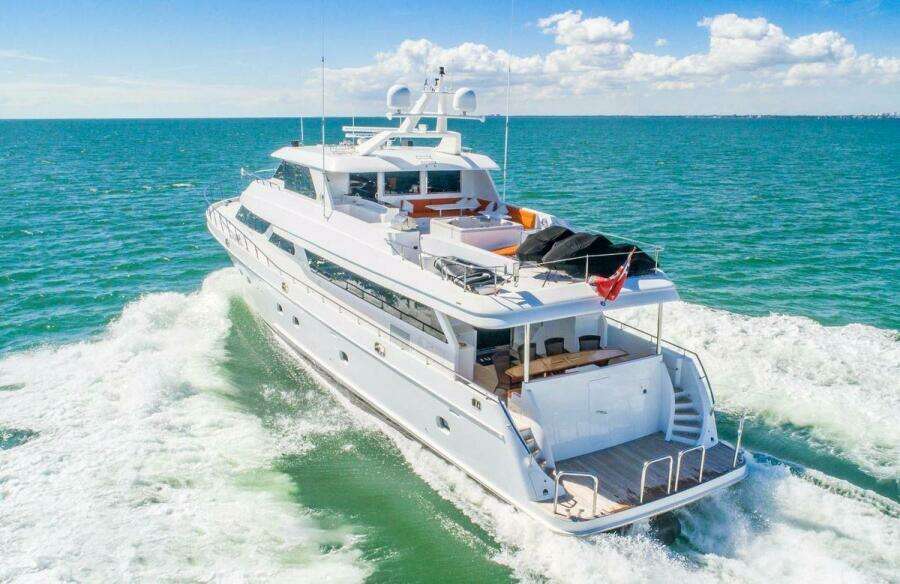 2008 Ocean Alexander 100 Skylounge Megayacht