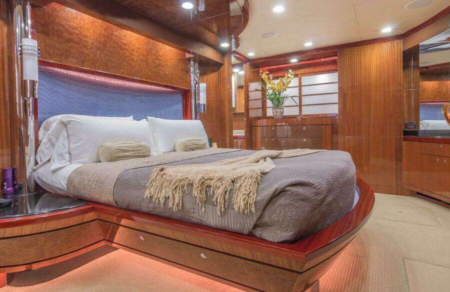 2008 Ocean Alexander 100 Skylounge Megayacht