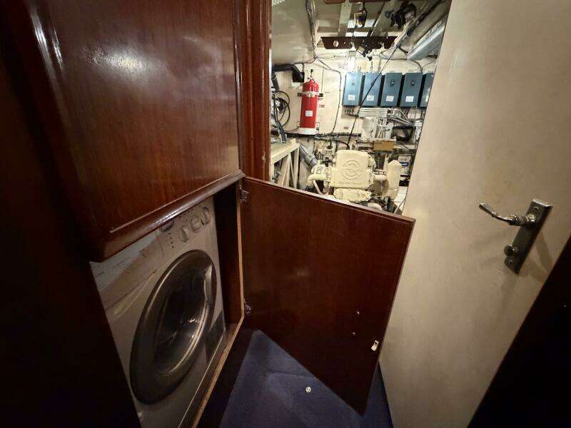 1975 Hatteras 58 LRC