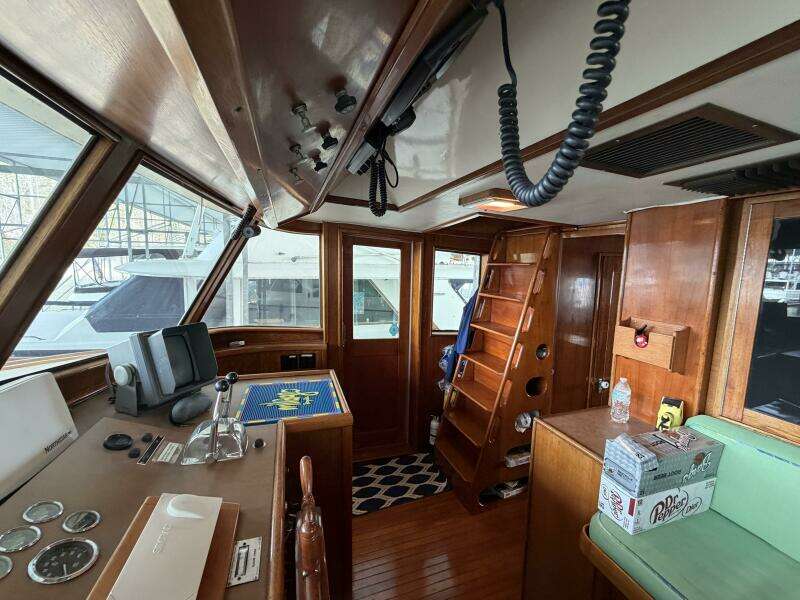 1975 Hatteras 58 LRC