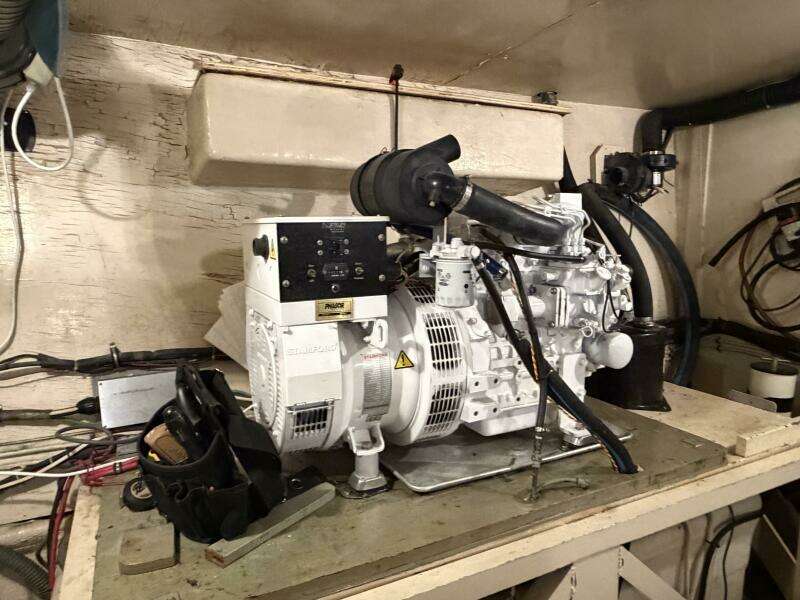 1975 Hatteras 58 LRC