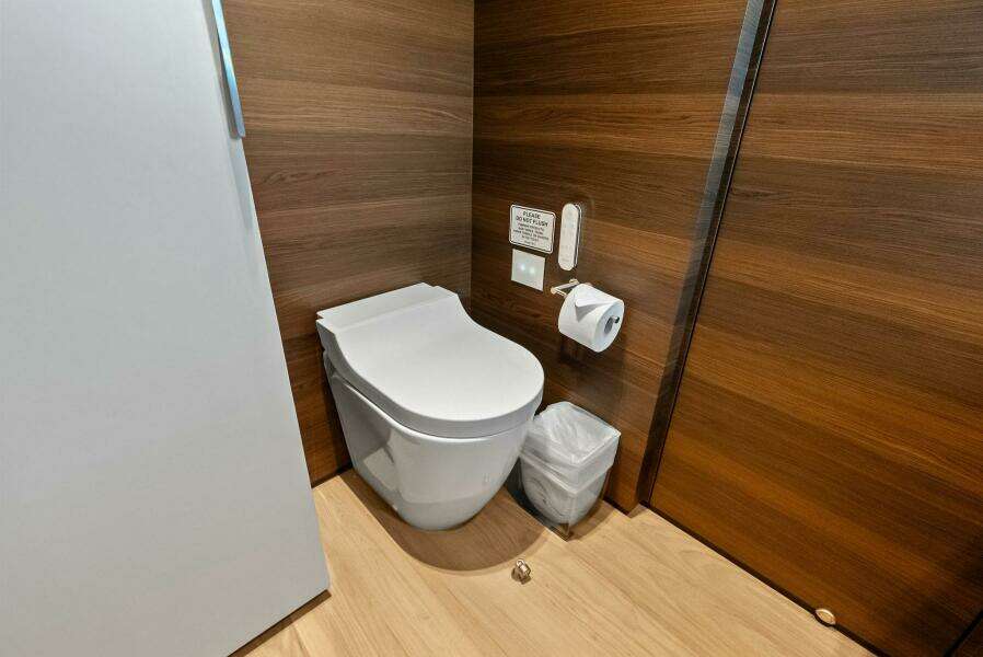 2023 Custom Line 33 Navetta