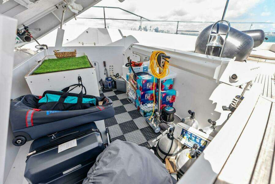 2023 Custom Line 33 Navetta