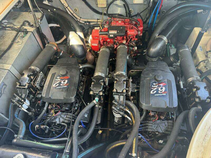 2002 Sea Ray 320 Sundancer