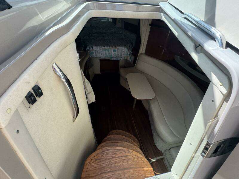 2002 Sea Ray 320 Sundancer