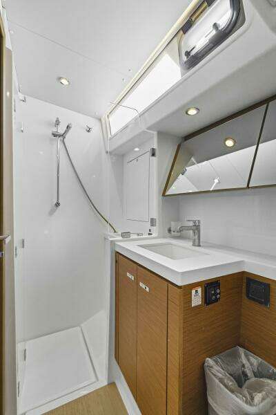 2024 Beneteau Oceanis Yacht 54