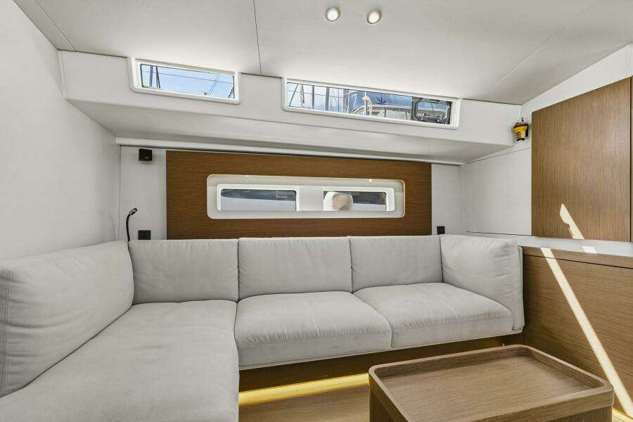2024 Beneteau Oceanis Yacht 54