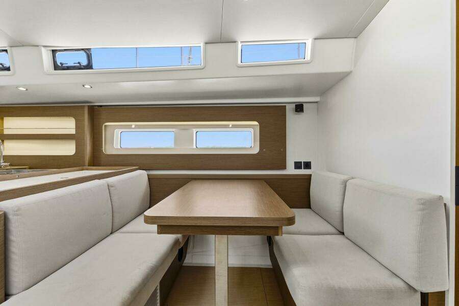 2024 Beneteau Oceanis Yacht 54