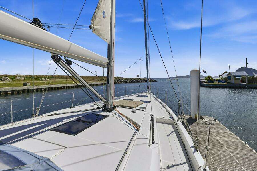 2024 Beneteau Oceanis Yacht 54