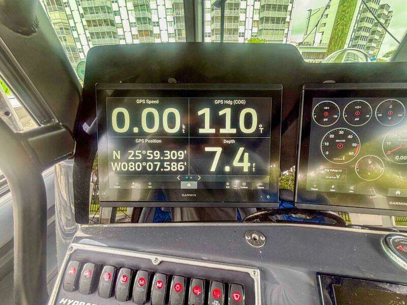 2016 Hydra-Sports 4200 Siesta