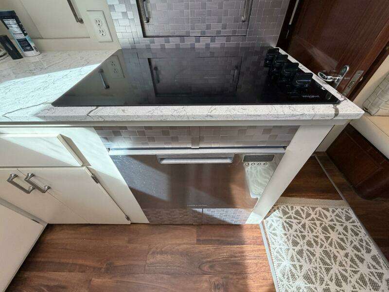 1987 Hatteras Motor Yacht