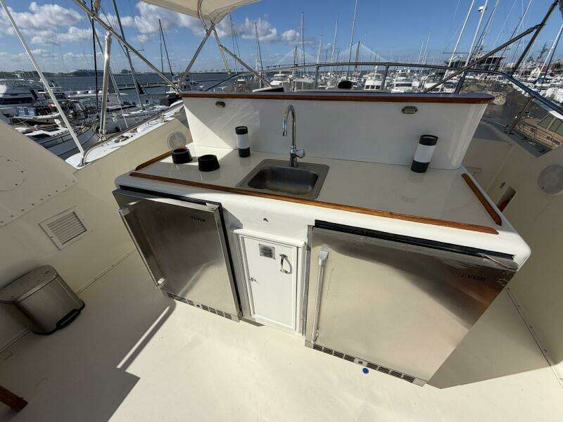 1987 Hatteras Motor Yacht
