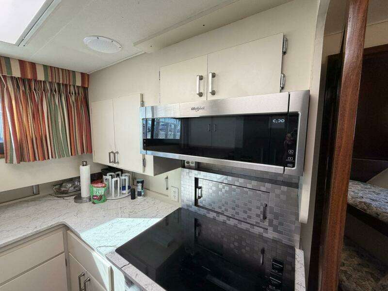 1987 Hatteras Motor Yacht