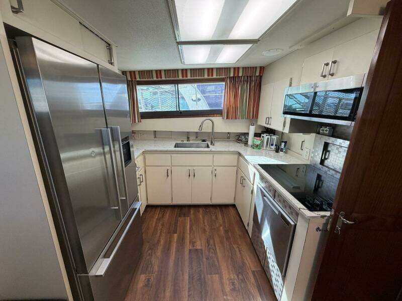 1987 Hatteras Motor Yacht