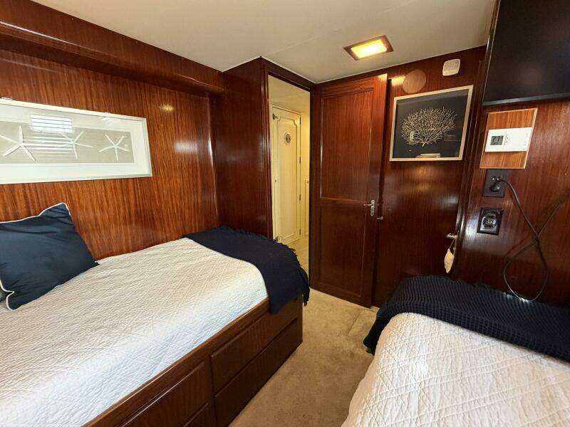 1987 Hatteras Motor Yacht