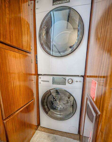 1987 Hatteras Motor Yacht