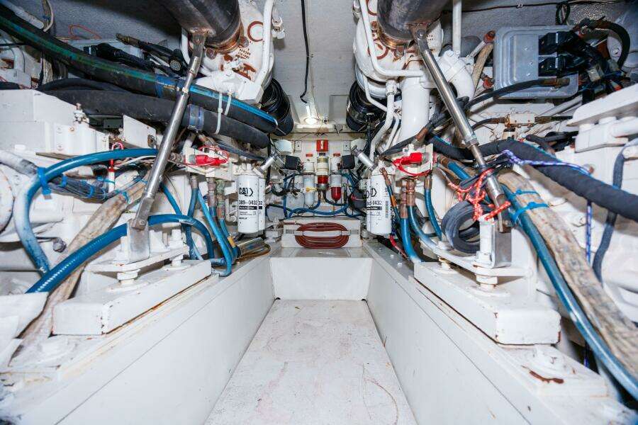 2002 Hatteras 50 Convertible 