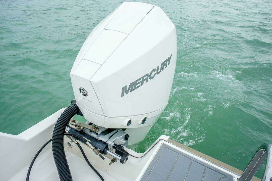 2022 Aquila 28 Molokai