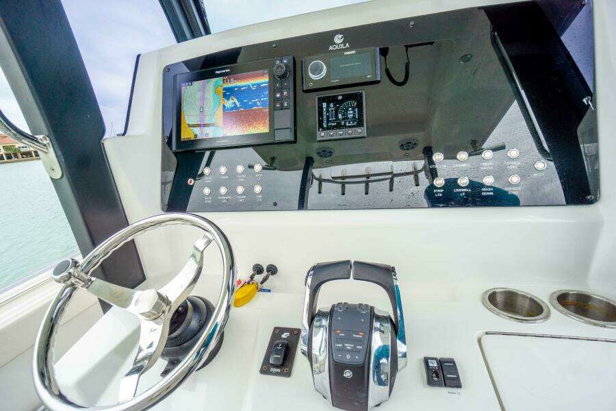 2022 Aquila 28 Molokai