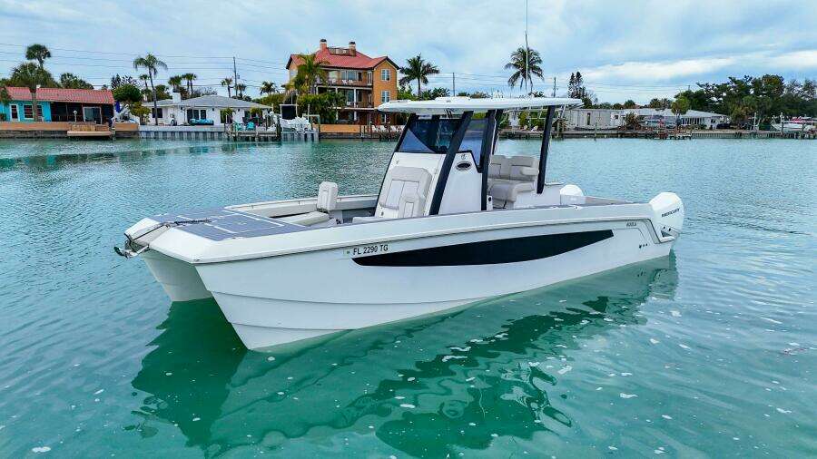 2022 Aquila 28 Molokai