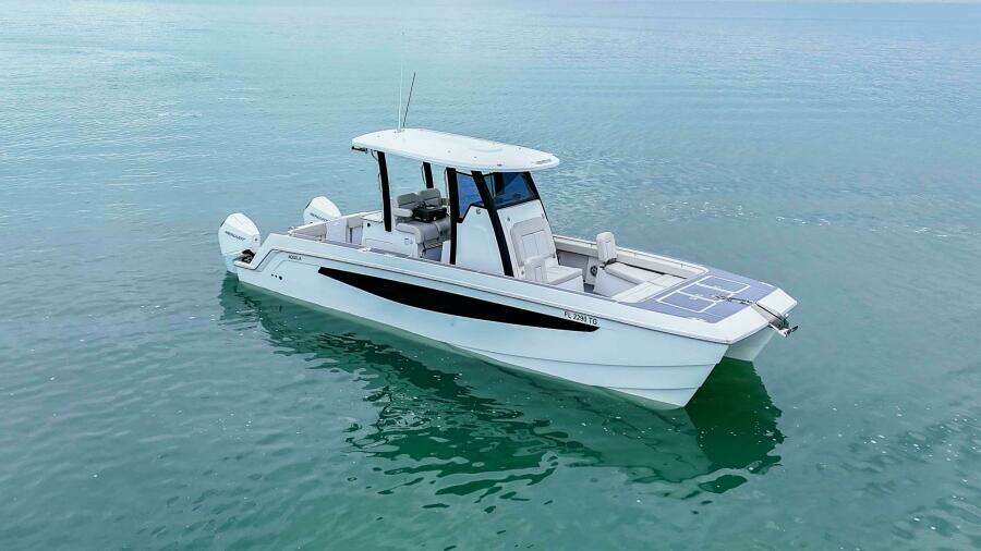 2022 Aquila 28 Molokai