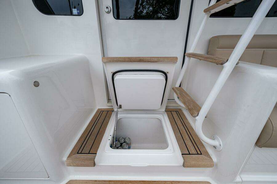 Viking 60 Bottom Line - Exterior Cockpit