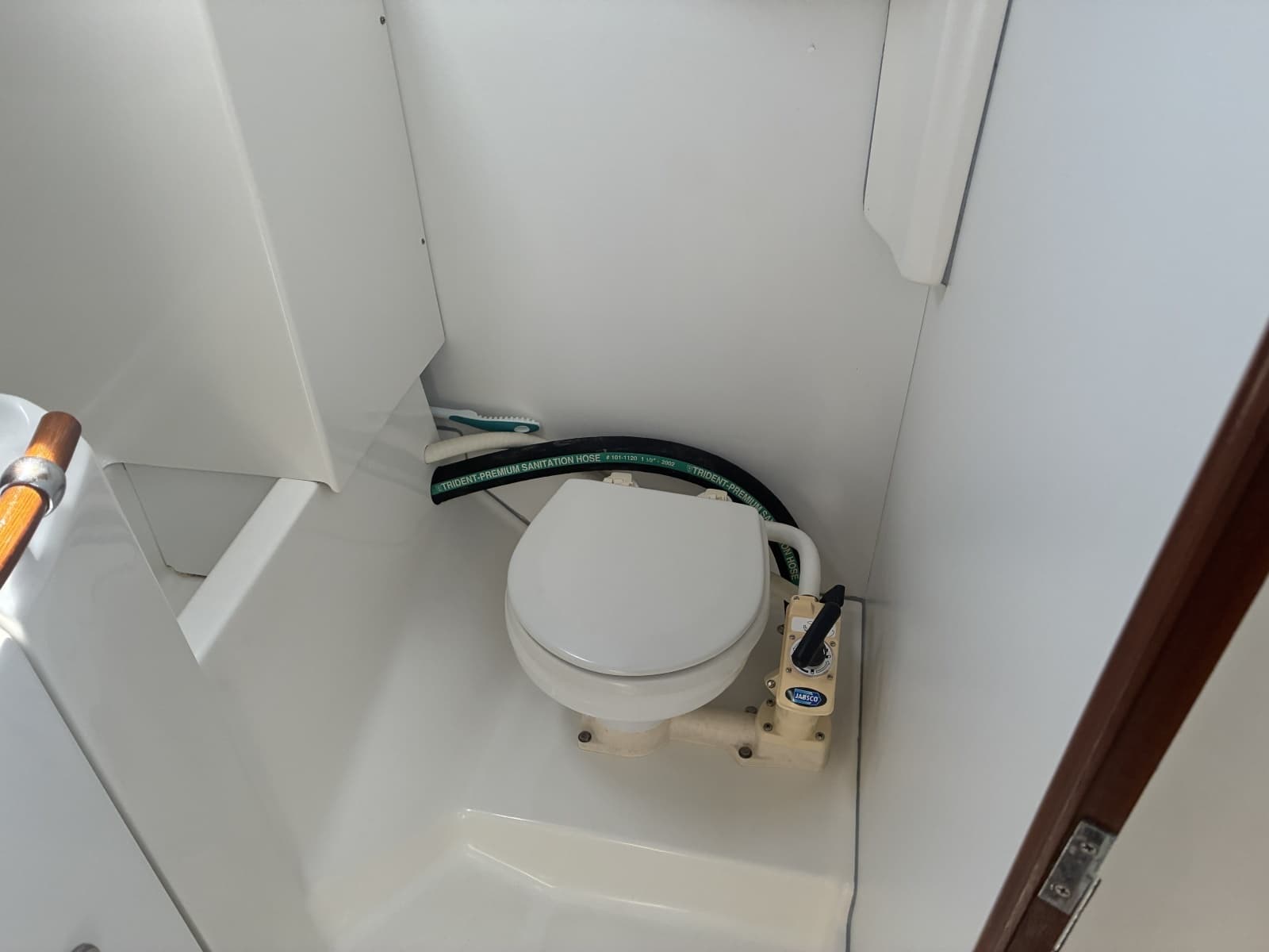 2003 Beneteau Oceanis 311 - Head