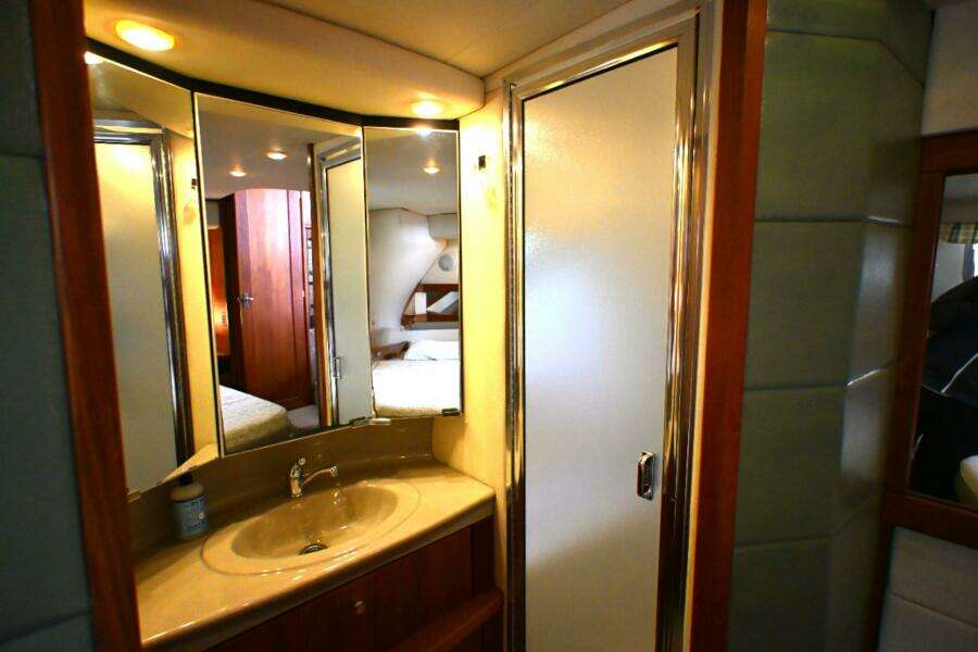 1996 Bayliner 4087 Aft Cabin Motoryacht