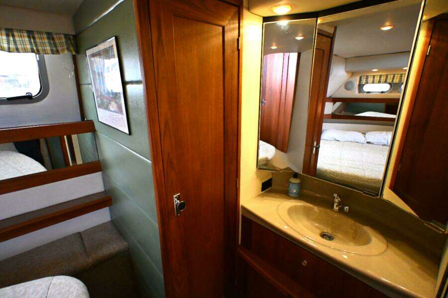 1996 Bayliner 4087 Aft Cabin Motoryacht