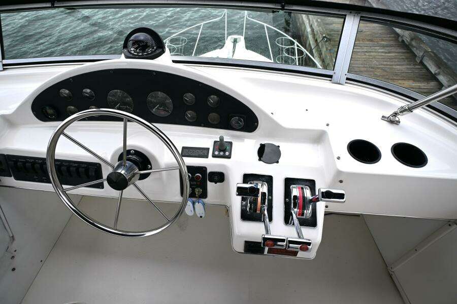 1996 Bayliner 4087 Aft Cabin Motoryacht