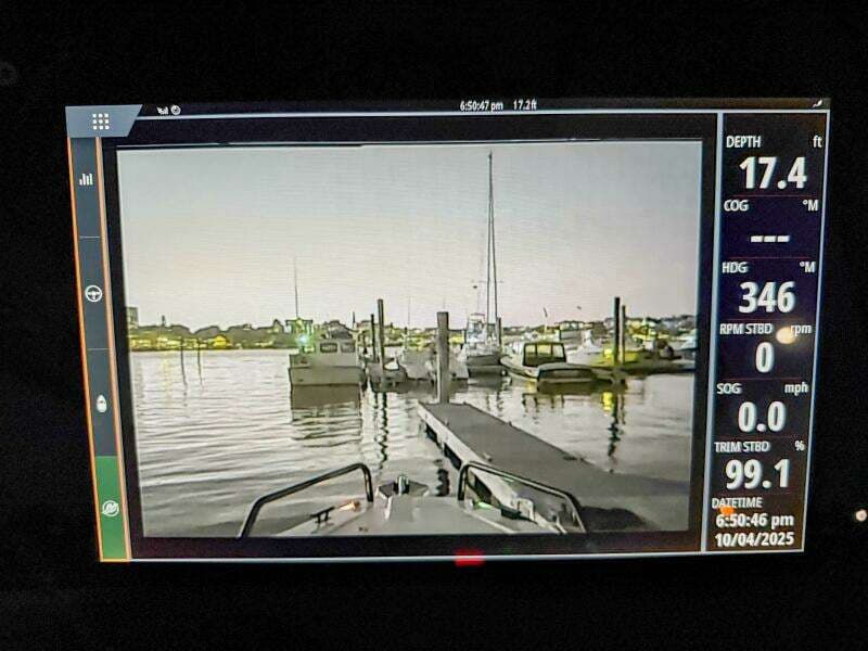 2022 Axopar 37 XC Cross Cabin