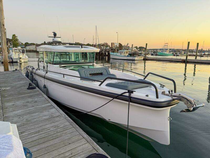 2022 Axopar 37 XC Cross Cabin