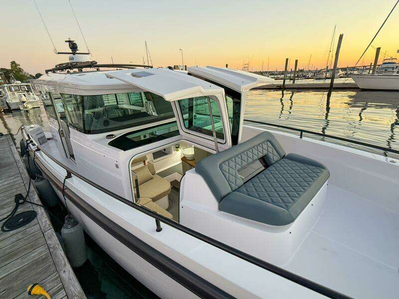 2022 Axopar 37 XC Cross Cabin