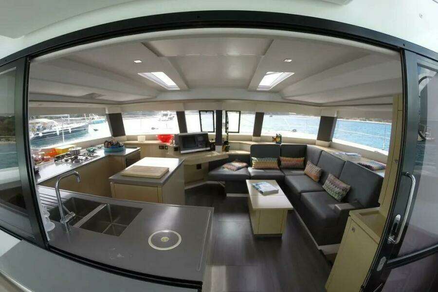 2015 Fountaine Pajot Saba