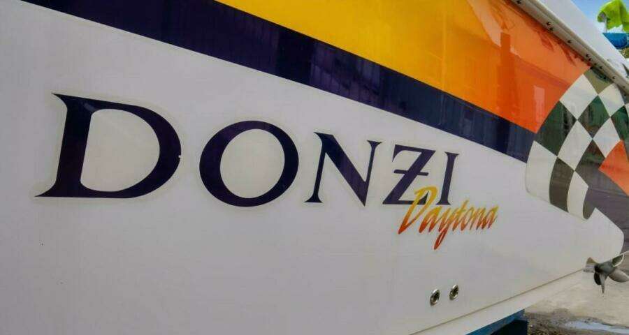 2005 Donzi 35 ZF Cuddy