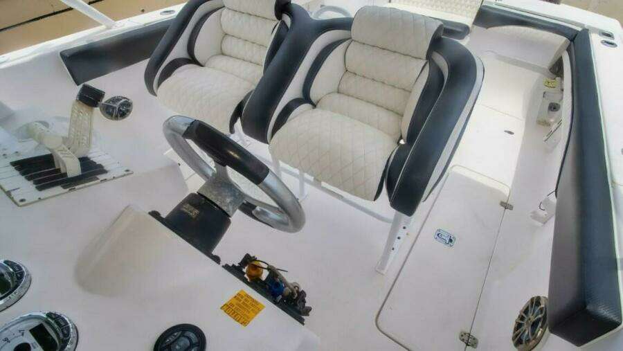 2005 Donzi 35 ZF Cuddy