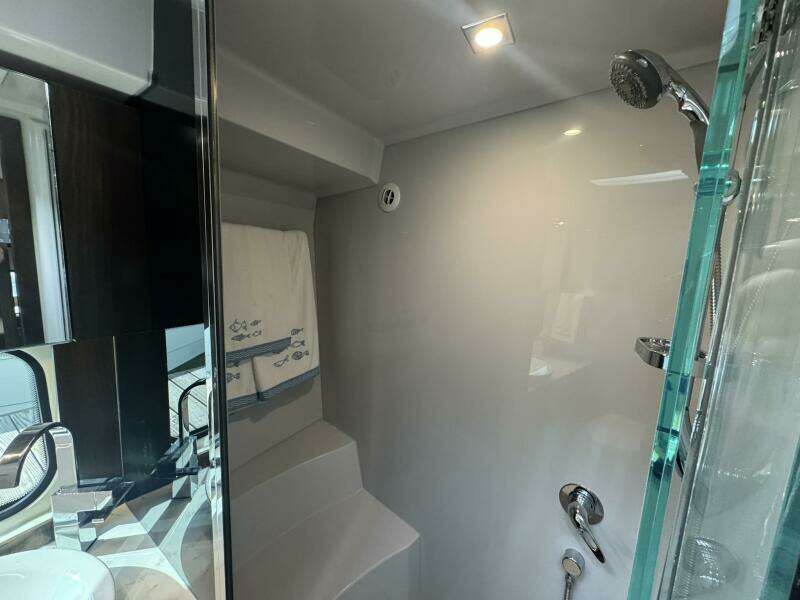 2022 Cruisers Yachts 