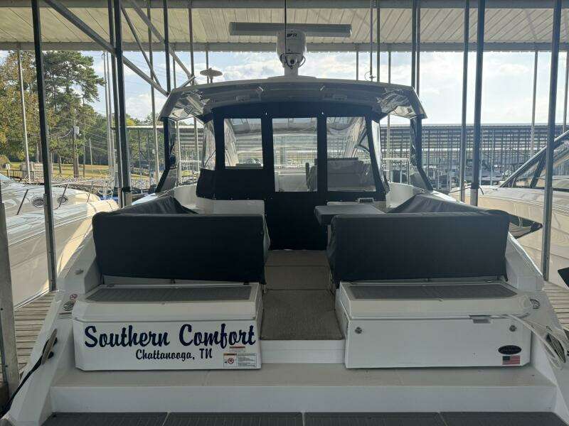 2022 Cruisers Yachts 