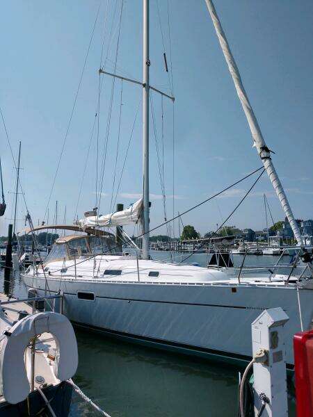 2000 Beneteau 361