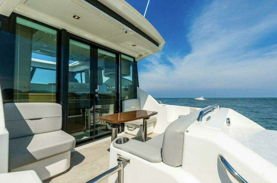 2023 Tiara Yachts 39 Coupe