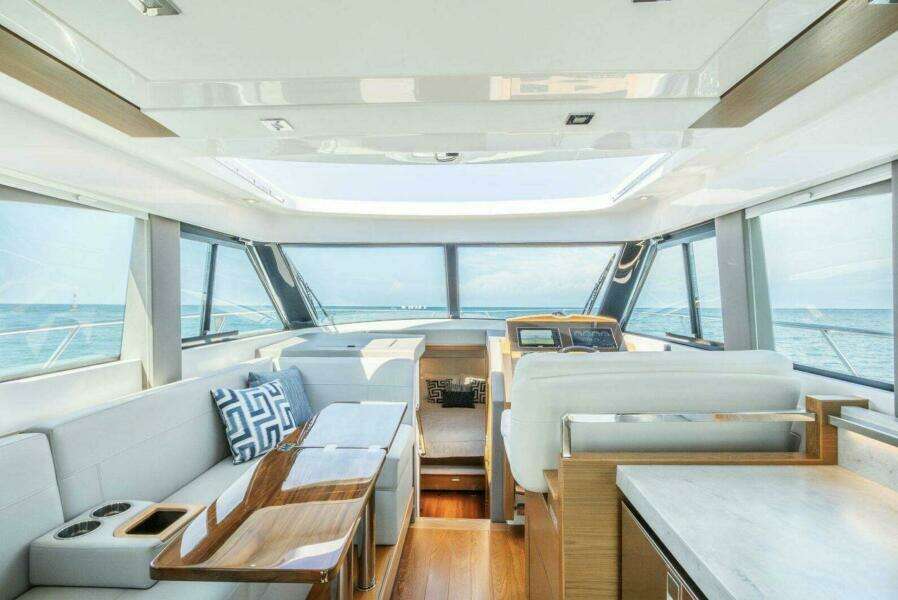 2023 Tiara Yachts 39 Coupe