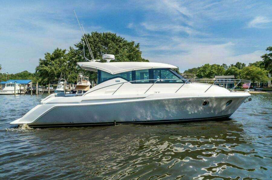 2023 Tiara Yachts 39 Coupe