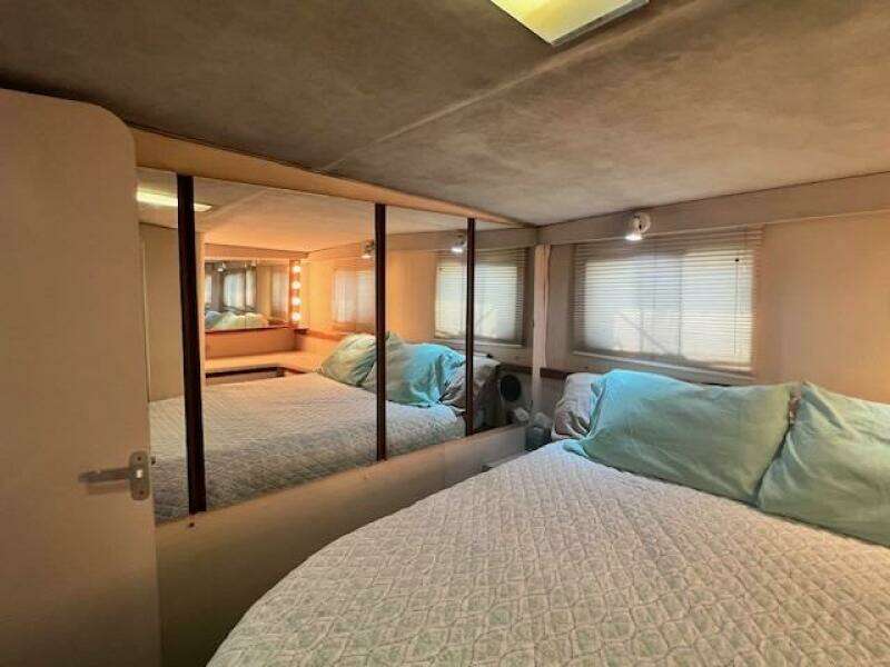 1989 Trojan 12M Motor Yacht