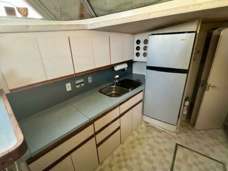 1989 Trojan 12M Motor Yacht