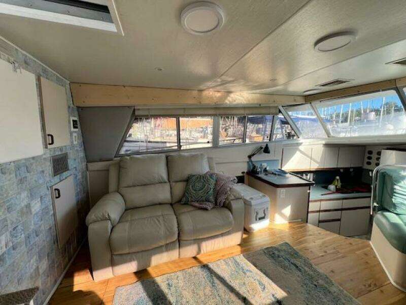 1989 Trojan 12M Motor Yacht