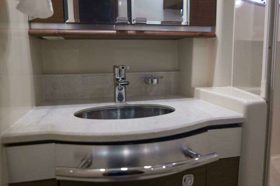 Sea Ray 52 -  Seas The Days - Head